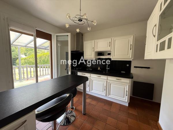 Maison à PERDREAUVILLE, 78200 - 6 pièces 141m²