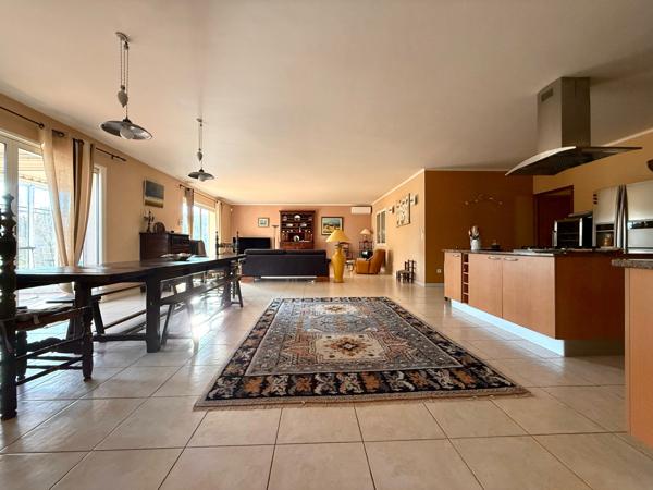 Lodève (34700) EXCLUSIVITÉ – LODÈVE – VILLA CONTEMPORAINE PLEIN SUD 154,28 m² + PISCINE + TERRAIN CLOS ET ARBORÉ 9 400 m² CON