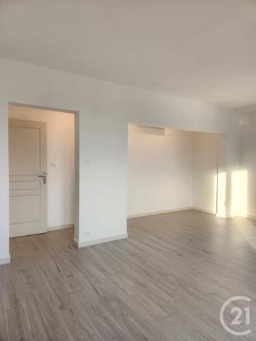 Appartement F4 à vendre  4 pièces - 84,60 m2 ST FONS - 69