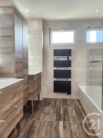 Appartement F4 à vendre  4 pièces - 84,60 m2 ST FONS - 69