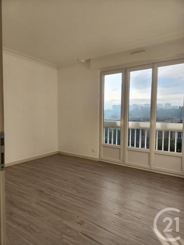 Appartement F4 à vendre  4 pièces - 84,60 m2 ST FONS - 69