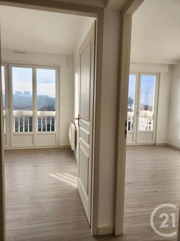 Appartement F4 à vendre  4 pièces - 84,60 m2 ST FONS - 69