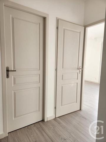 Appartement F4 à vendre  4 pièces - 84,60 m2 ST FONS - 69