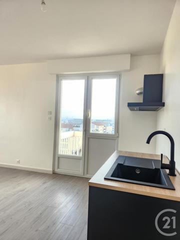 Appartement F4 à vendre  4 pièces - 84,60 m2 ST FONS - 69