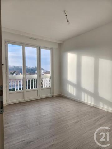 Appartement F4 à vendre  4 pièces - 84,60 m2 ST FONS - 69