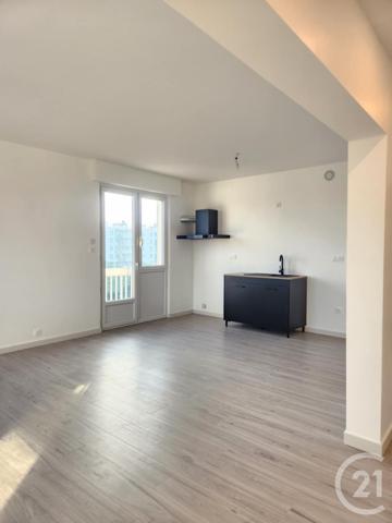 Appartement F4 à vendre  4 pièces - 84,60 m2 ST FONS - 69