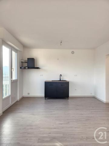 Appartement F4 à vendre  4 pièces - 84,60 m2 ST FONS - 69