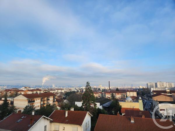 Appartement F4 à vendre  4 pièces - 84,60 m2 ST FONS - 69