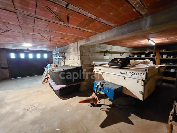 Maison à vendre 4 pièces 3 CHAMBRES AVEC GARAGES ET JARDIN PANISSIERES (42)