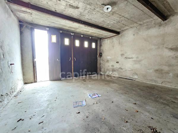 Maison à vendre 4 pièces 3 CHAMBRES AVEC GARAGES ET JARDIN PANISSIERES (42)
