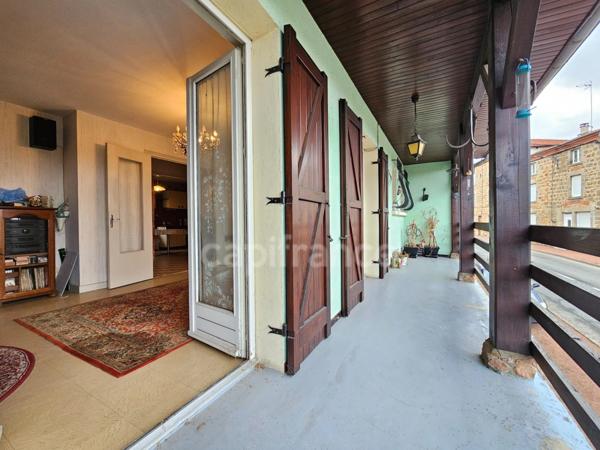 Maison à vendre 4 pièces 3 CHAMBRES AVEC GARAGES ET JARDIN PANISSIERES (42)