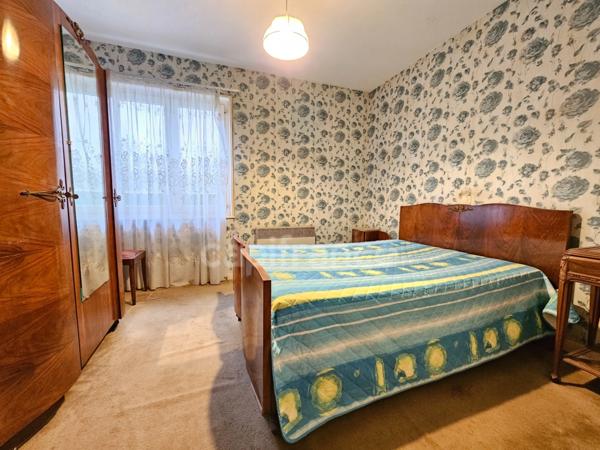 Maison à vendre 4 pièces 3 CHAMBRES AVEC GARAGES ET JARDIN PANISSIERES (42)