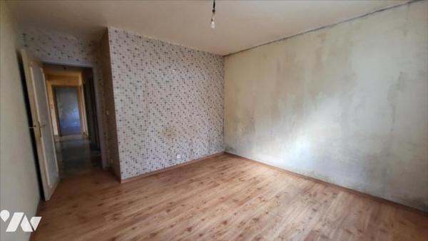 Dans un quartier résidentiel, pavillon sur 1420 m²