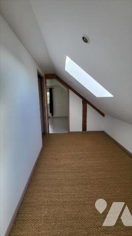 Dans un quartier résidentiel, pavillon sur 1420 m²