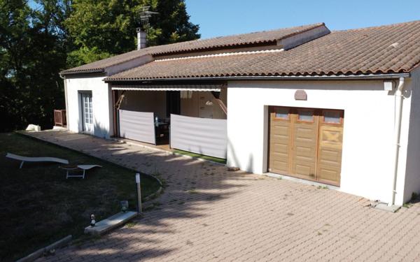 Maison à vendre    5 pièces • 173 m2 Saintes