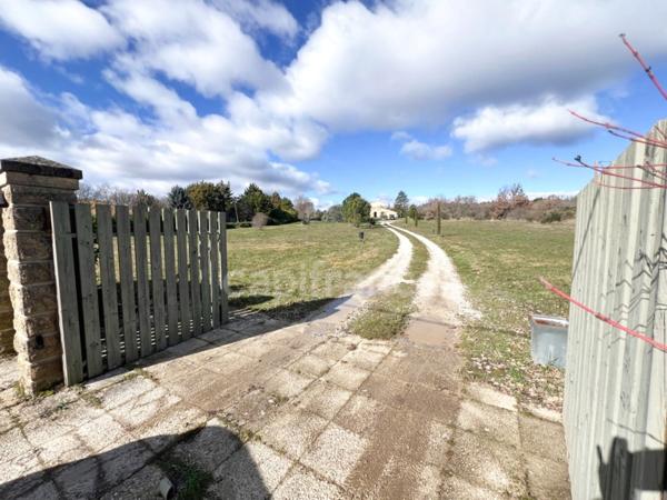 À vendre Villa d’Exception à Reillanne (04110) – 120 m², 5 Pièces, 4 Chambres, Piscine 10x5, Terrain Clos 9 000 m², Calme Absolu en Provence