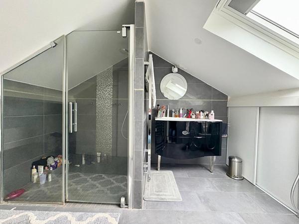 Maison Verrieres Le Buisson 8 pièce(s) 180.60 m2