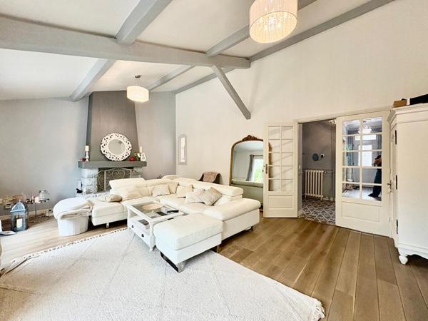 Maison Verrieres Le Buisson 8 pièce(s) 180.60 m2