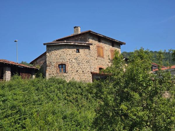 Maison en pierre – 158 m² habitables – Terrain 500 m² + dépendances – Vue panoramique sur la Loire