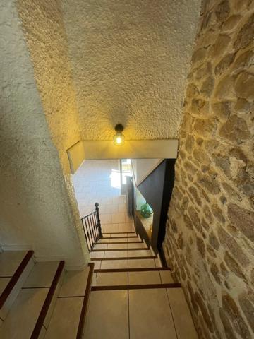 Maison en pierre – 158 m² habitables – Terrain 500 m² + dépendances – Vue panoramique sur la Loire