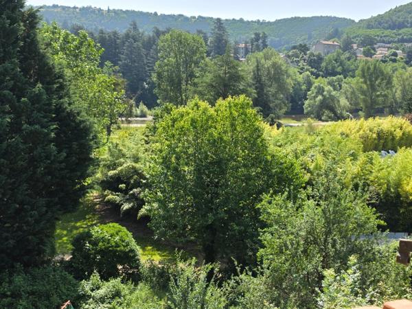 Maison en pierre – 158 m² habitables – Terrain 500 m² + dépendances – Vue panoramique sur la Loire