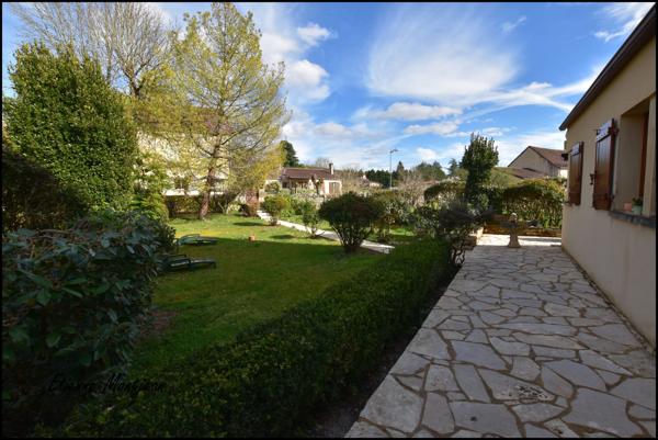 MAISON à Cazals, 125 m² habitables, 3 chambres, garage, jardins