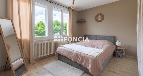 À vendre Maison 5 pièces 102 m² - Laval 53000