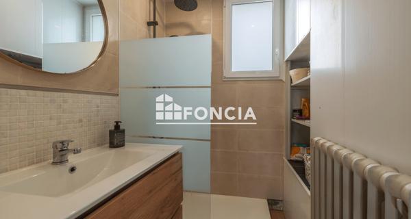 À vendre Maison 5 pièces 102 m² - Laval 53000