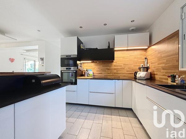 Maison à vendre 4 pièces 95 m² Saint-Mitre-les-Remparts