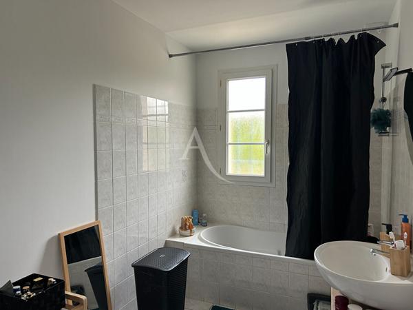 Maison de plein pied - 3 chambres - jardin - Réaux Sur Trèfle