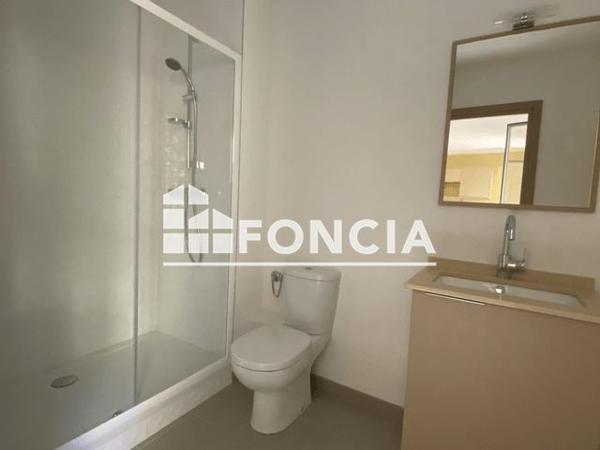 Location Studio 31.1 m² - 12 TER RUE DU ROI RENE Avignon 84000