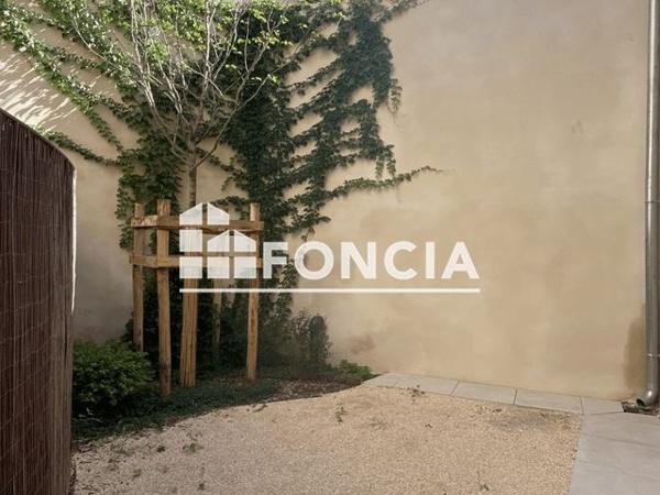 Location Studio 31.1 m² - 12 TER RUE DU ROI RENE Avignon 84000