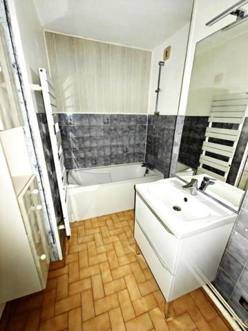 Appartement : 3 ou 4 chambres T5 à Gières (38) garage possible. Colocation, grande famille