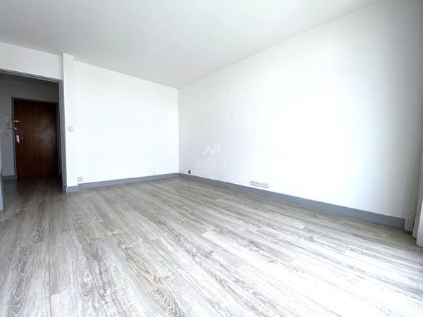 Appartement Nanterre 3 pièce(s) 61 m2 €275 000 ** - Référence 15315