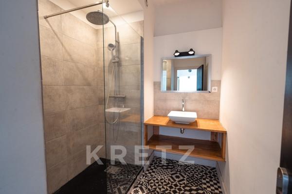 Élégant 3 pièces traversant avec parquet chêne massif – Adresse d’exception