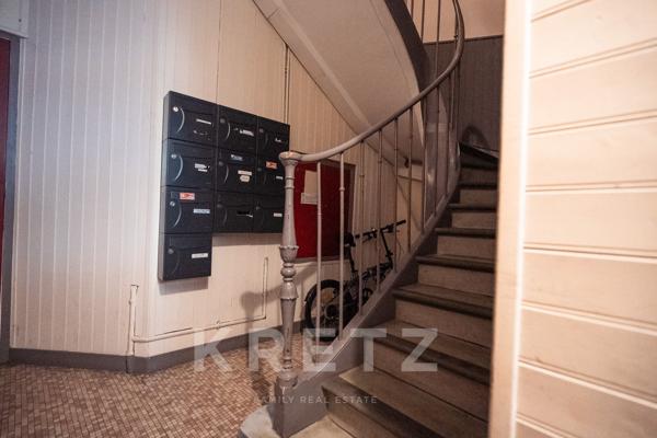 Élégant 3 pièces traversant avec parquet chêne massif – Adresse d’exception