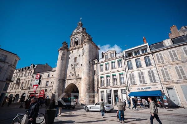 Élégant 3 pièces traversant avec parquet chêne massif – Adresse d’exception