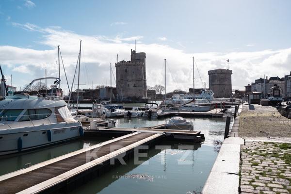 Élégant 3 pièces traversant avec parquet chêne massif – Adresse d’exception