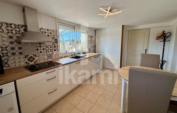 MAISON RÉNOVÉE 6 PIÈCES - PISCINE CHAUFFÉE- VUE CHÂTEAU