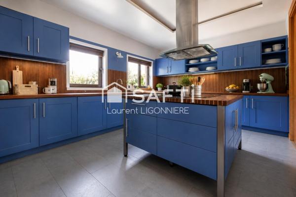 Villa d'architecte avec piscine intérieure de 320 m2