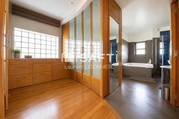 Villa d'architecte avec piscine intérieure de 320 m2