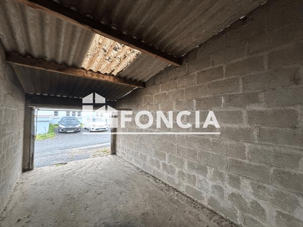 Location Parking 18 m² - 18 RUE DE CARDURAND - PASSAGE HENRI VANDERNOTTE Saint-nazaire 44600