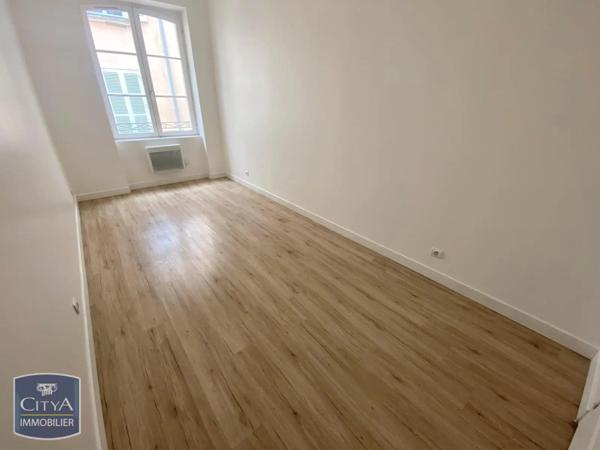 Appartement à louer 3 pièces 79m²