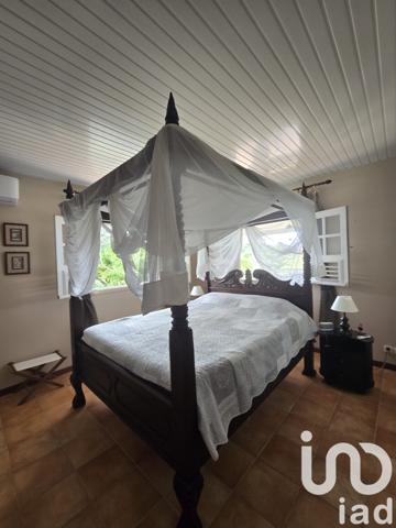 House for sale 4 rooms 93 m² Rivière-Pilote