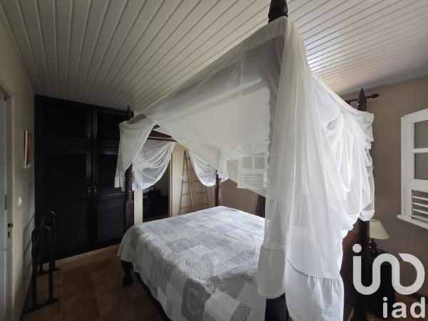 House for sale 4 rooms 93 m² Rivière-Pilote