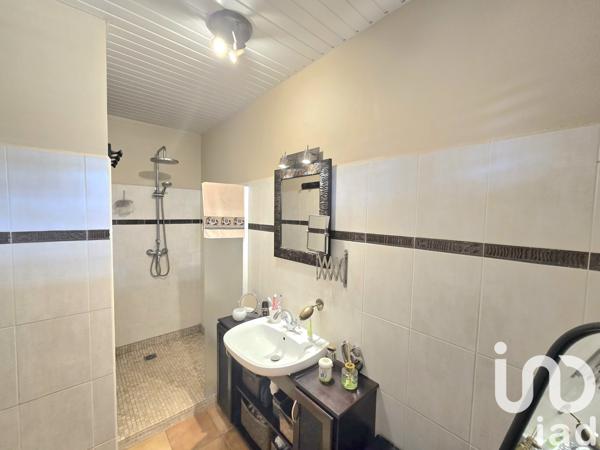 House for sale 4 rooms 93 m² Rivière-Pilote