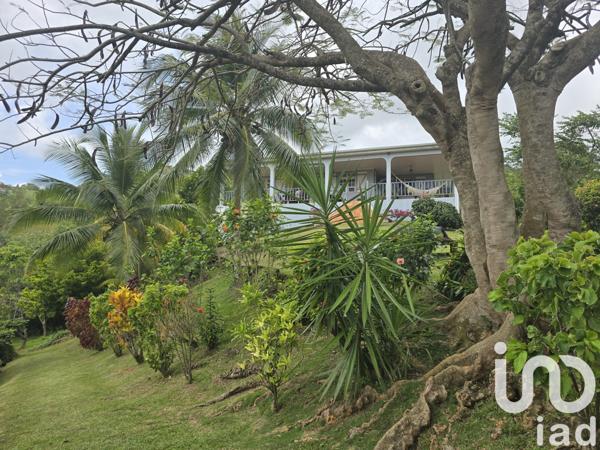 House for sale 4 rooms 93 m² Rivière-Pilote