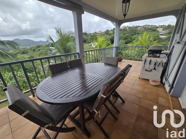 House for sale 4 rooms 93 m² Rivière-Pilote