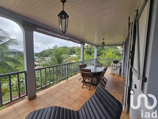 House for sale 4 rooms 93 m² Rivière-Pilote