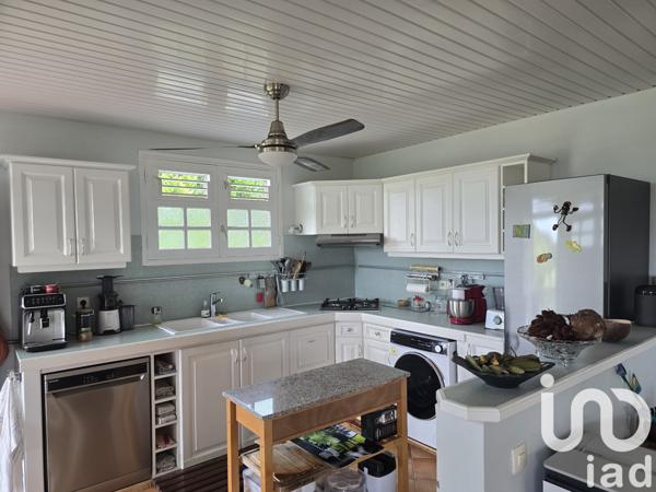 House for sale 4 rooms 93 m² Rivière-Pilote